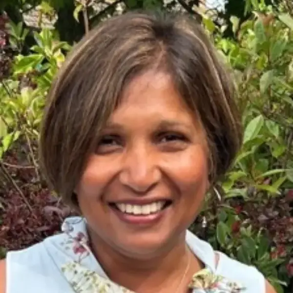 Dr Dineli Charlesworth